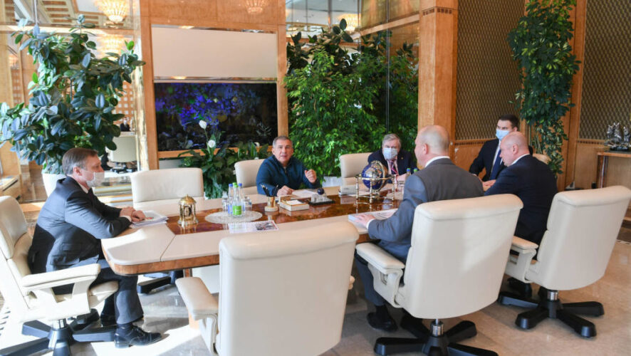 Стороны также обсудили вопросы поставки специализированного оборудования и другие актуальные темы.