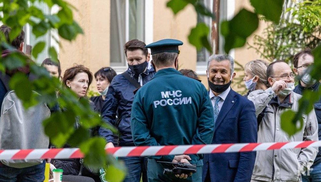 С законопроектом о наказании специальных служб выступает член комитета Госдумы по строительству и ЖКХ Сергей Колунов.