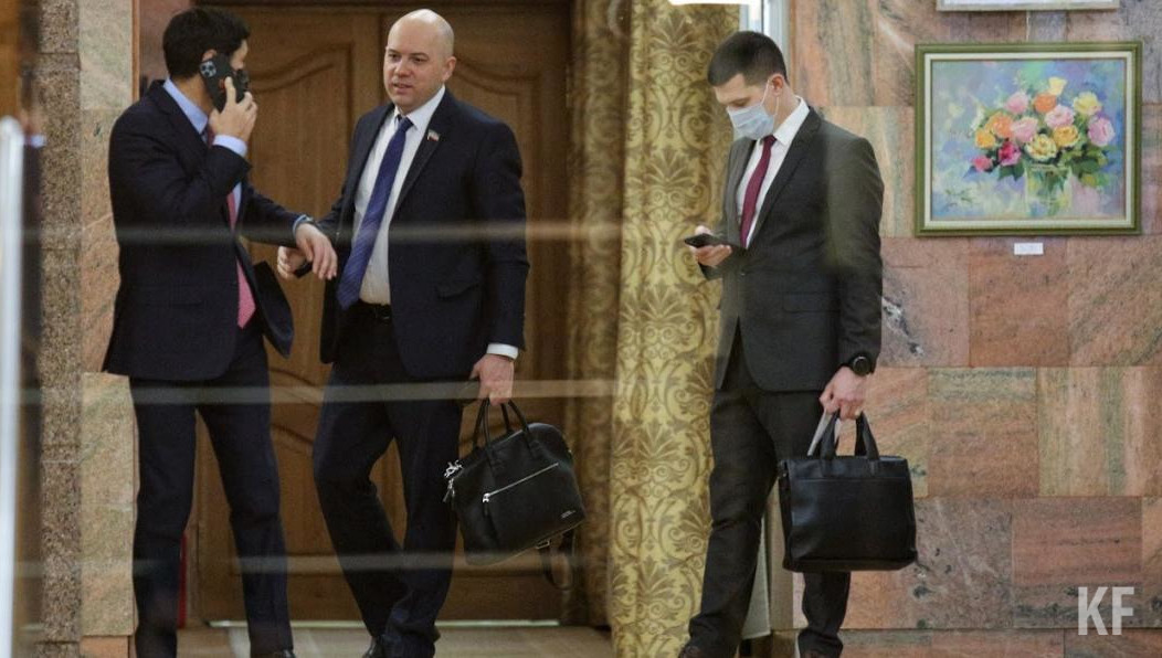 Всех парламентариев призывают проявлять эмпатию и говорить проще.