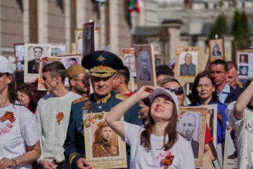 Только в Казани на шествие вышли 170 тысяч человек.