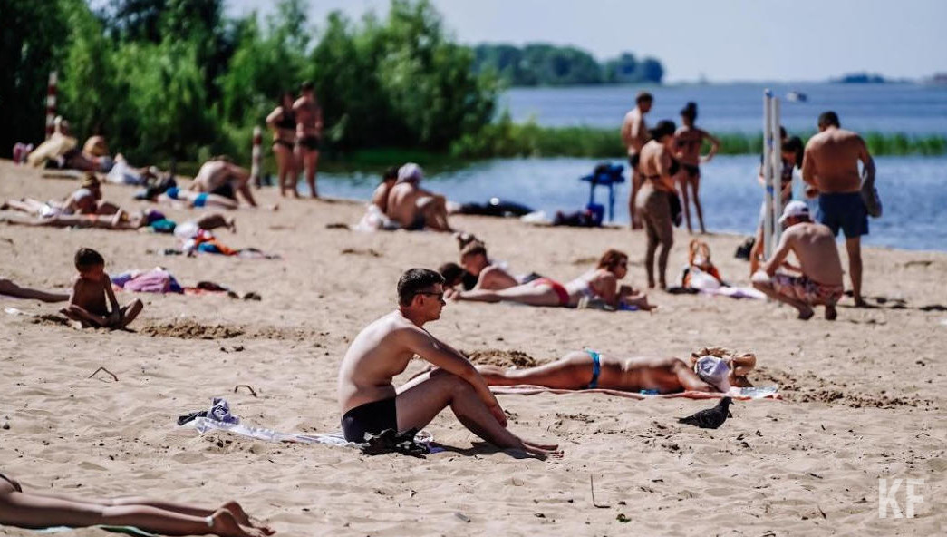 Среди этого числа 8 детей.