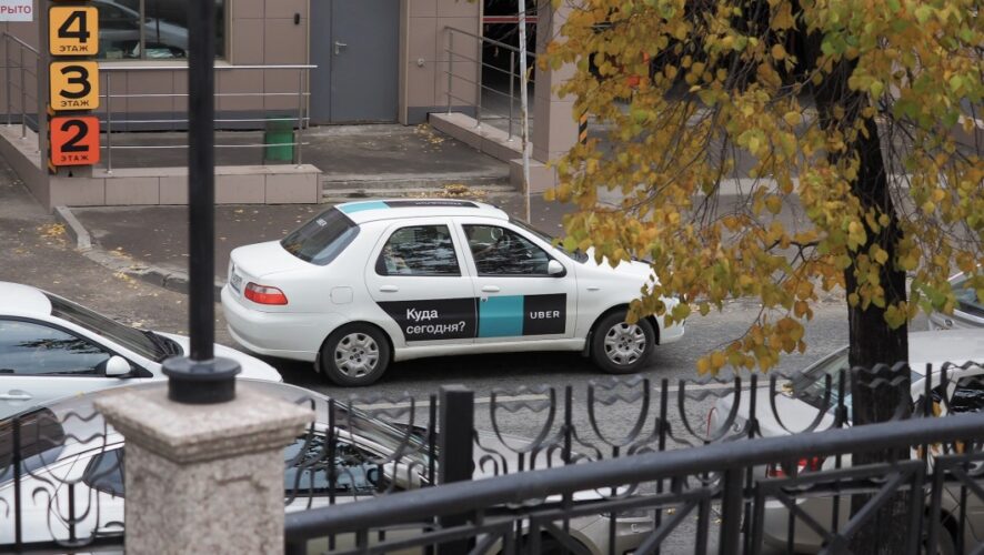 Мобильные сервисы-гиганты такси консолидируются и скупают местные операторские службы