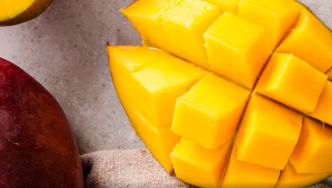 Манго содержит витамин A и антиоксиданты