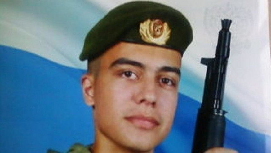 Тело солдата Степана Цымбала нашли в войсковой части со связанными скотчем руками и пакетом на голове.