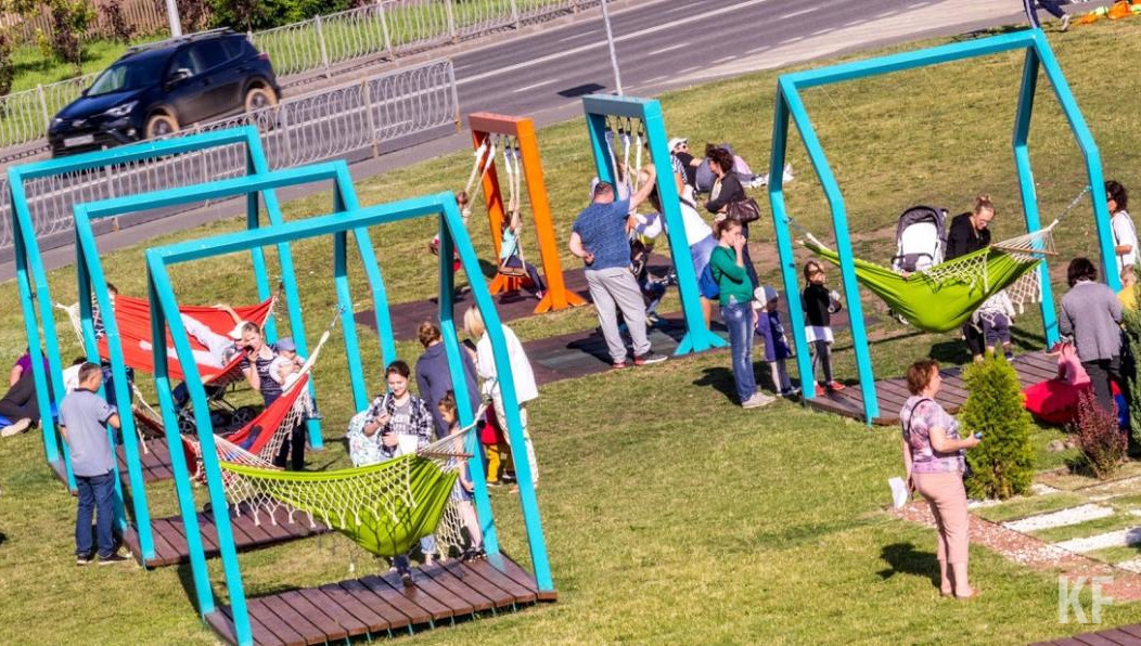 Нельзя усыновить ребенка без прохождения школы приемных родителей.