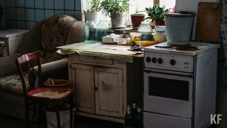 Большинство употребляет из-за неудовлетворенности жизнью и деградации общества.