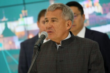 Также татарстанский лидер поблагодарил жителей республики за активное участие.