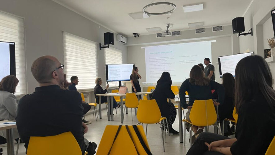 Обсуждение событийного наполнения общественных пространств города не вызвало большого интереса у жителей - пришли 10 человек