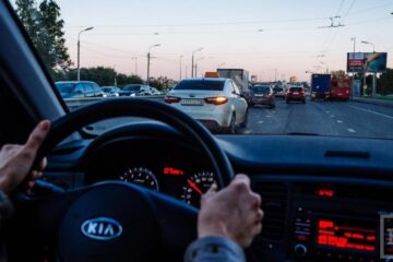 Минтранс РФ намерен разделить всех автомобилистов на любителей и профессионалов законодательно
