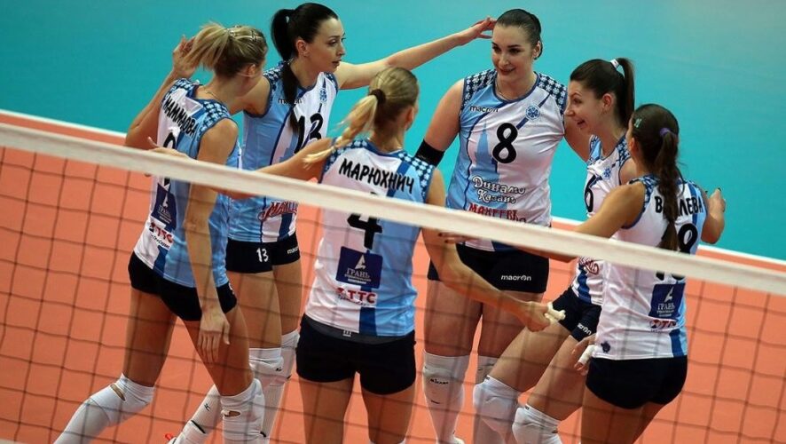 Казанские волейболистки одержали очередную победу в Суперлиги и гарантировали себе первое место по итогам регулярного чемпионата.