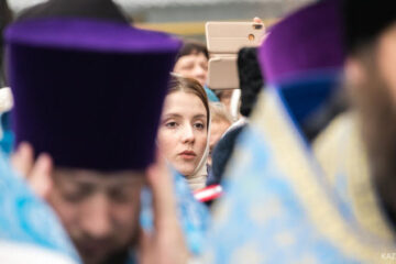 В столице Татарстана прошел крестный ход в честь обретения иконы Казанской Божией Матери.