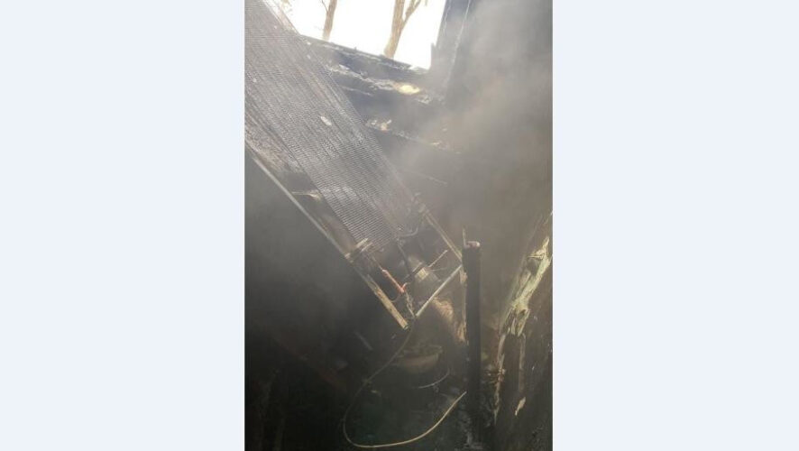 Очевидцы сообщили о черном дыме