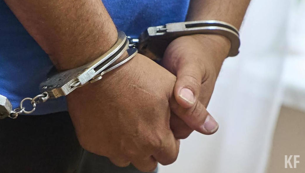 Мужчина пугал проживающих и мешал работать работникам гостиницы.