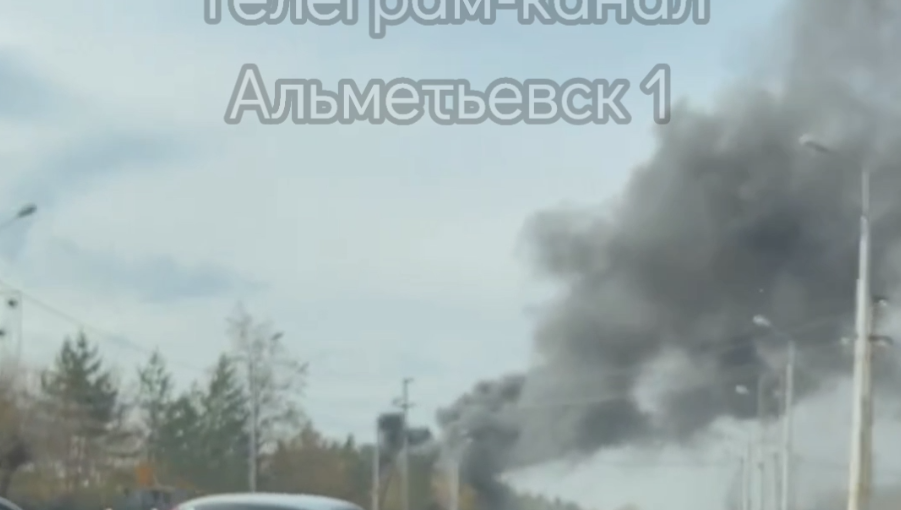 В гаражном кооперативе горел мусор.