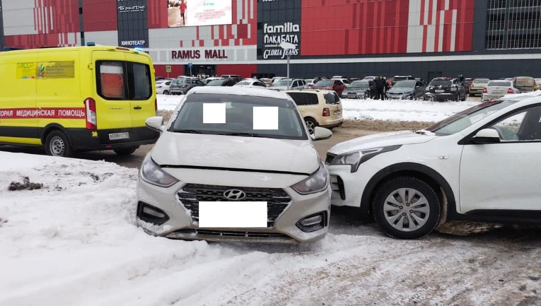 Двум женщинам понадобилась помощь медиков.