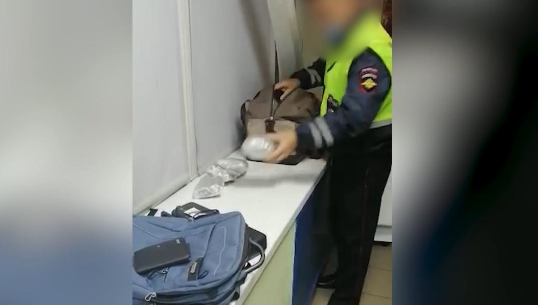 Мужчина много нервничал