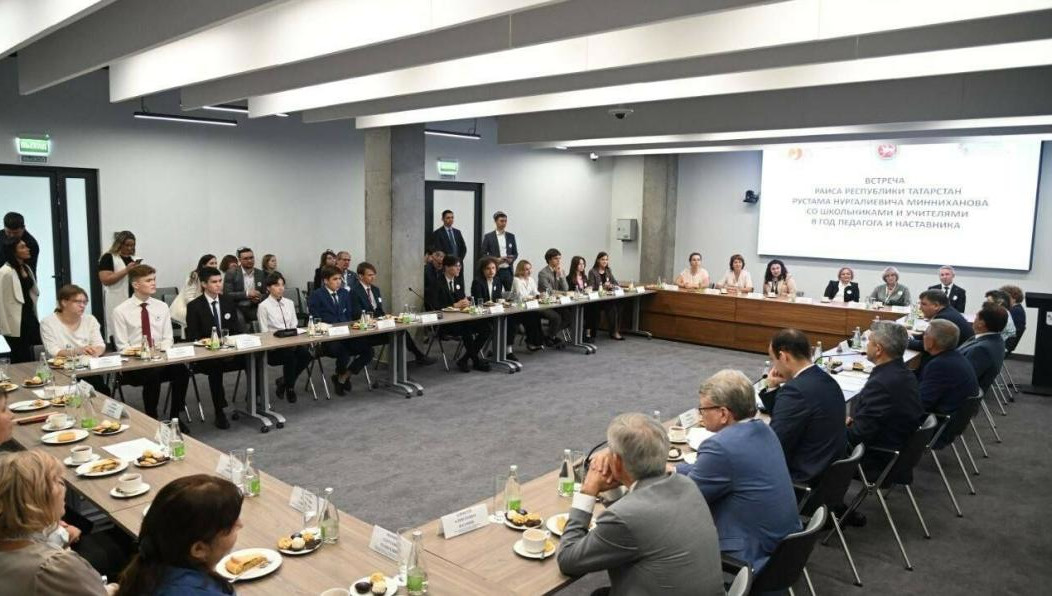 Лидер региона также поблагодарил родителей за воспитание одаренных и старательных детей.