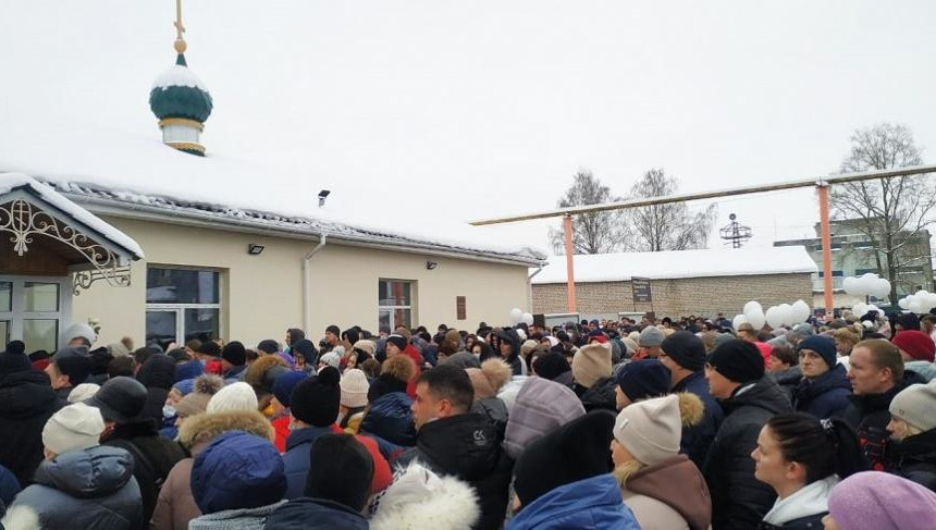 Траурная церемония проходила в часовне Всех святых