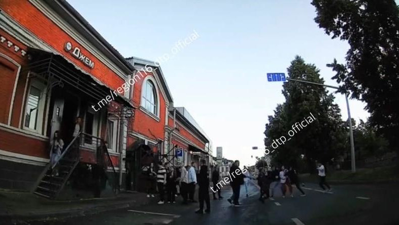 Участников побоища ищет полиция.