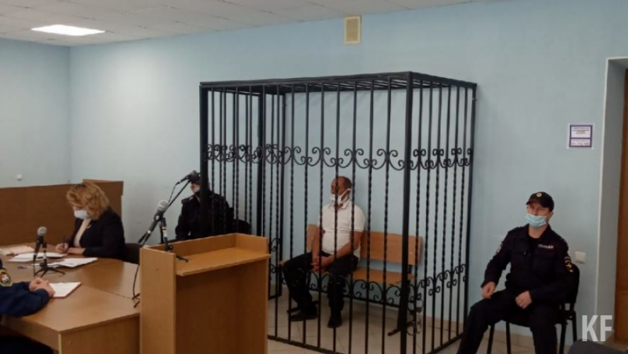 Также Араику Мирзояну назначили штраф в 200 тысяч рублей.