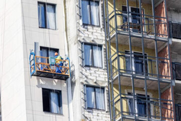 Куратор строительной отрасли России Марат Хуснуллин намерен поддержать ипотеку на вторичное жилье - такую программу правительство предложит до конца года. Обсудили с экспертами