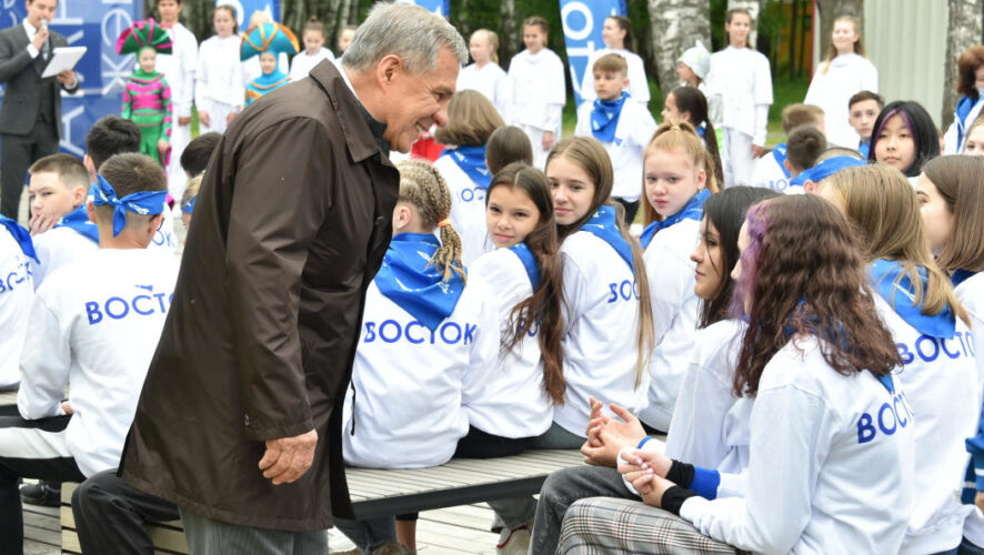 Президент Татарстана ознакомился с условиями оздоровительных лагерей