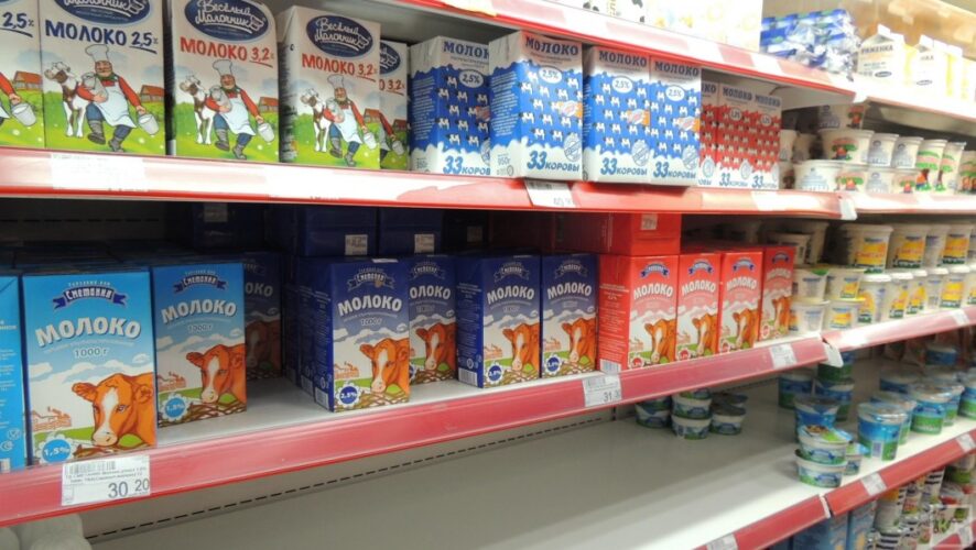 Два производителя молока решили уменьшить объём пакета молока до 800 г. Подобным способом компании пользовались в посткризисном 2010 году. Можно предположить