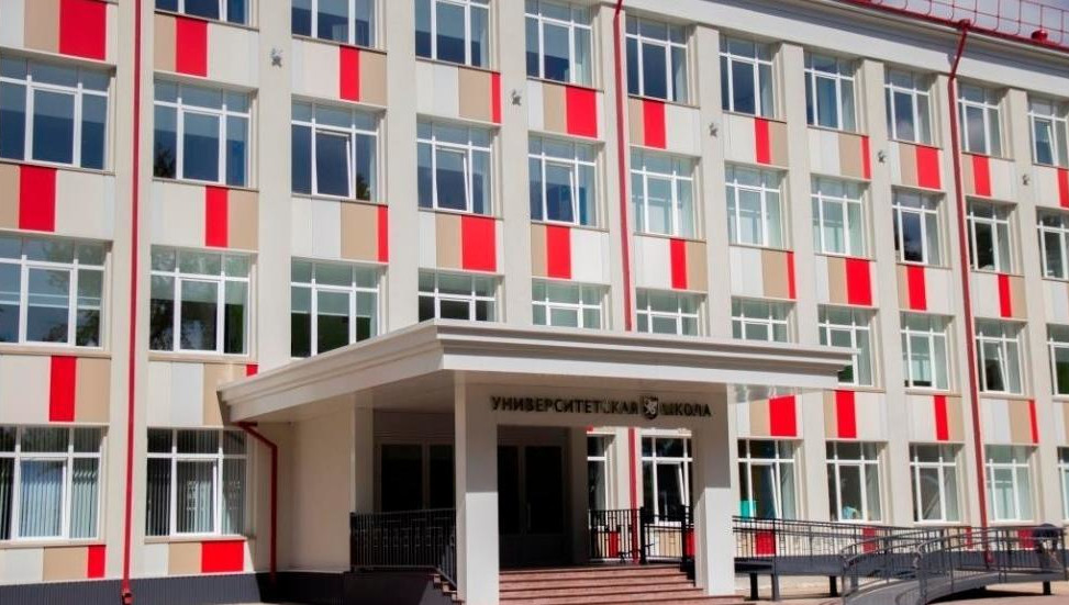 Женщине пришлось привлечь приставов