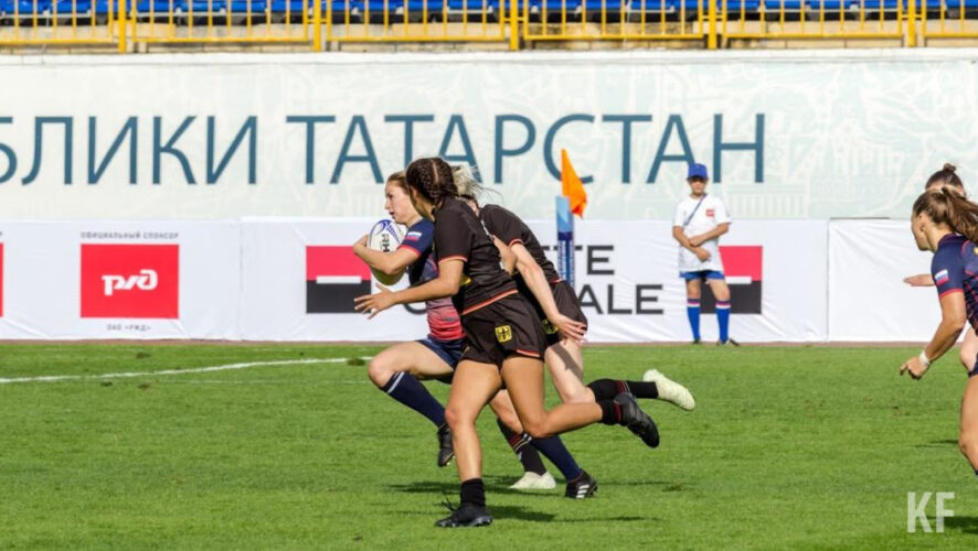 Девушки рассказали об отношении общества к женскому футболу.