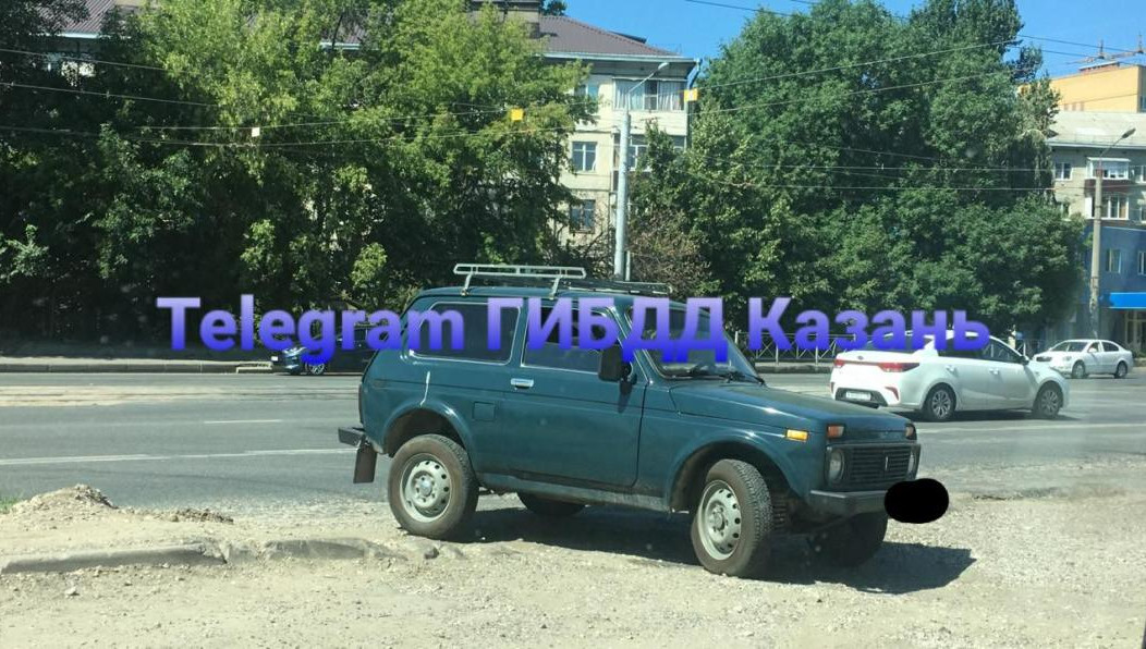 Транспортные средства помещены на спецстоянку.