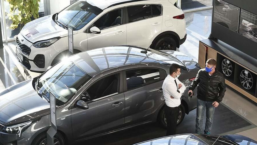 В рейтинге самых продаваемых автомобилей с пробегом бюджетных моделей на первом месте Lada Priora.