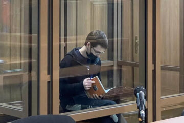 Родственники погибшей казанской семьи хотят взыскать с подсудимого два миллиона рублей.
