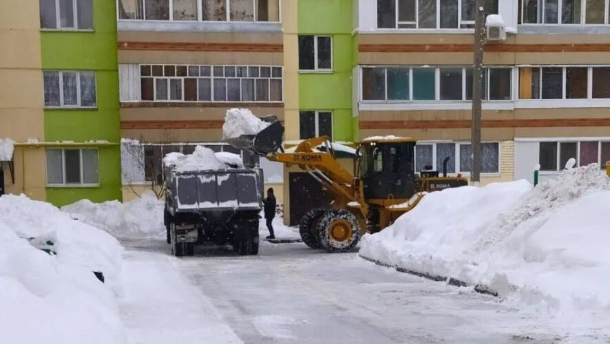 Коммунальщики работают в усиленном режиме.