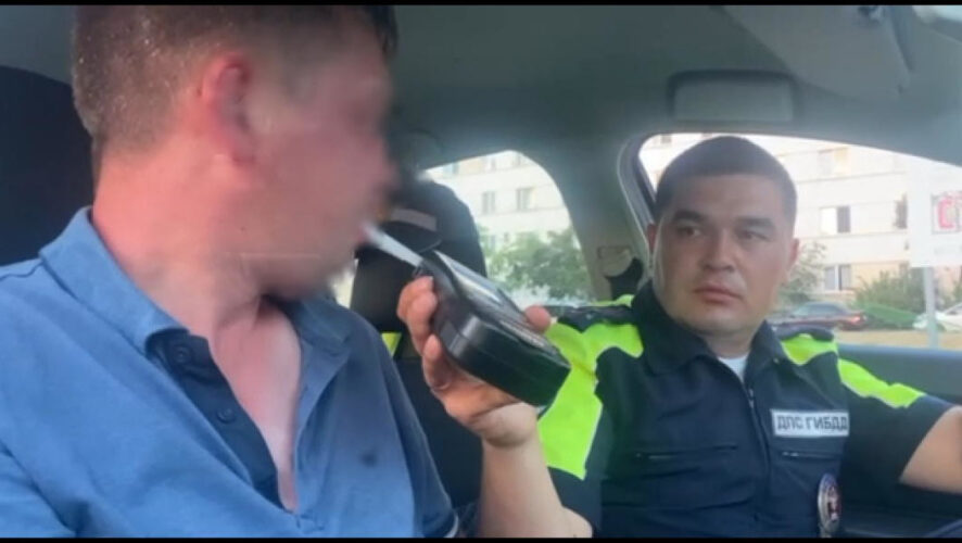 Мужчине грозит лишение прав и штраф.