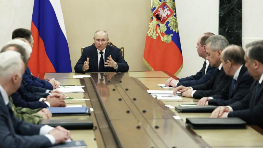 В диалоге также принимают участие генпрокурор Краснов