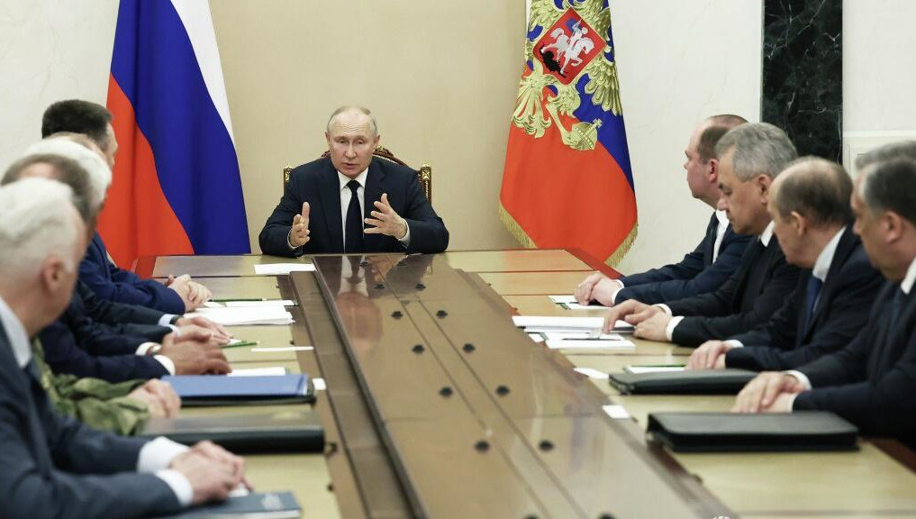 В диалоге также принимают участие генпрокурор Краснов