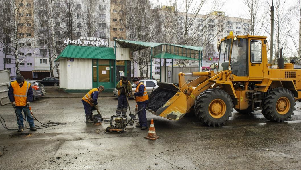 Для устранения дефектов применяли холодный асфальт.