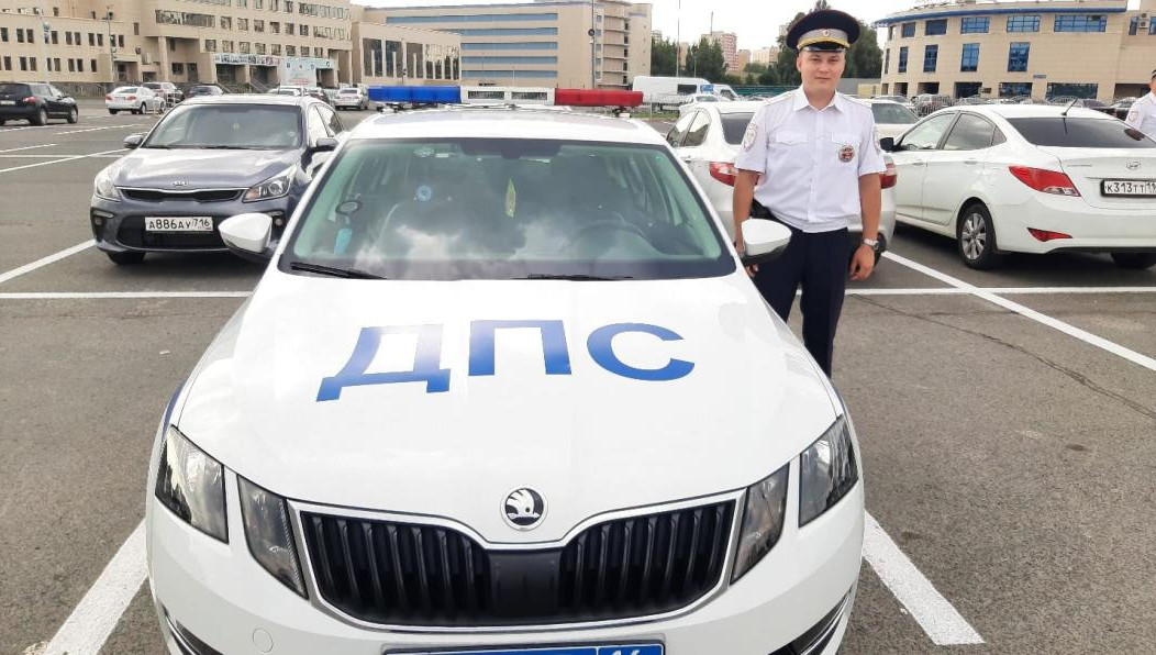 Автоинспектор доставил мужчину на патрульном автомобиле до ЦРБ