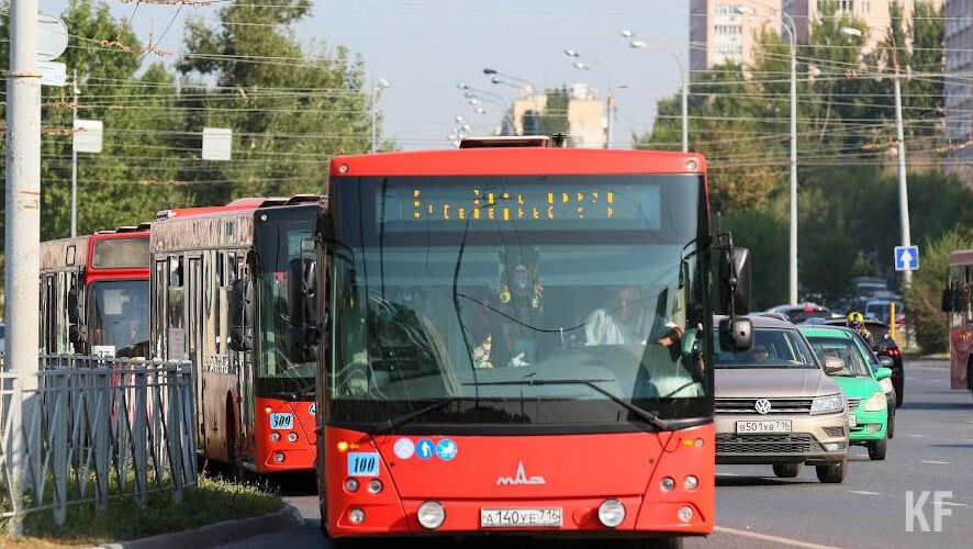 Временные неудобства связаны с закрытием проезжей части на улице Сафиуллина.