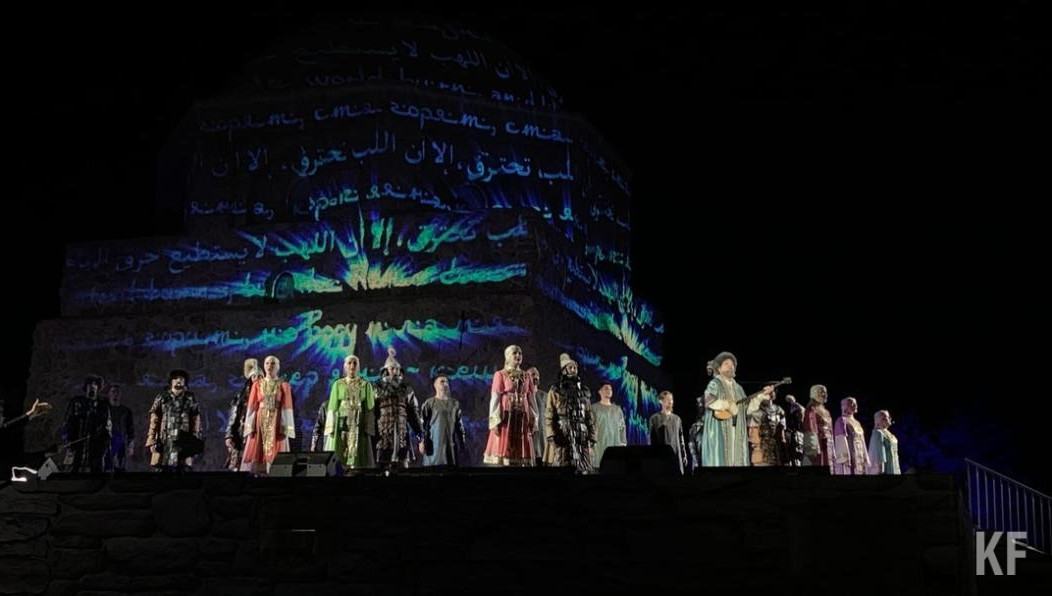 Посмотреть на яркое представление приехал даже первый президент Татарстана Минтимер Шаймиев. Оно того действительно стоило.