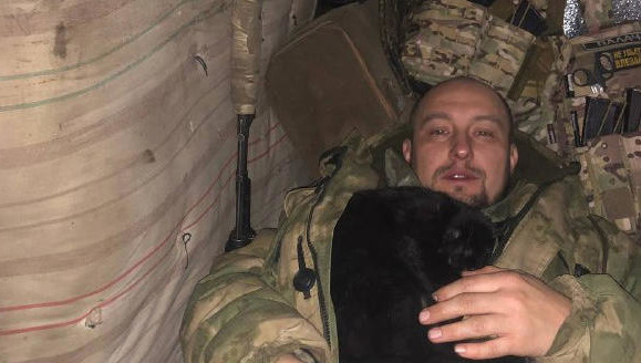 Татарстанец демонстрирует будни &laquo;окопной жизни&raquo;.