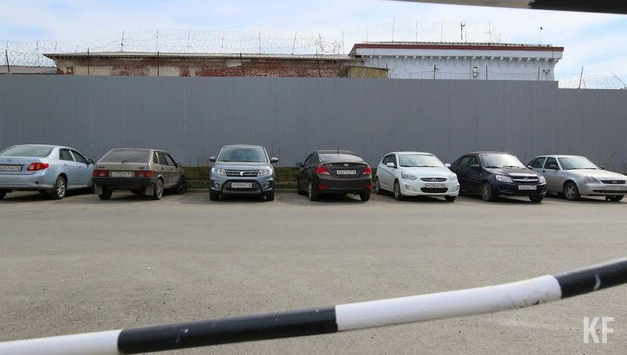 В выборку попали модели возрастом до семи лет с пробегом не более ста тысяч километров.