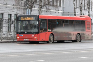 Пока в городе курсируют 300 автобусов малой вместимости.