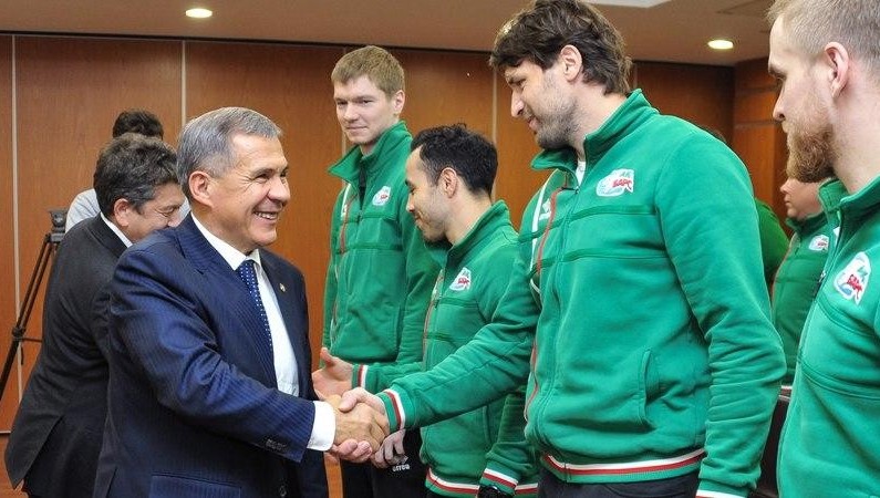 В ходе беседы с хоккеистами и тренерским штабом Президент Татарстана поблагодарил команду за игру в регулярном чемпионате и дал напутствие на плей-офф.