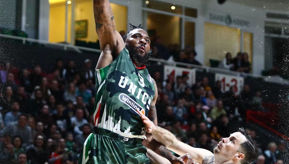 Счёт составил 80:79.