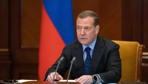 Вносить поправки в Основной закон при этом не придется.