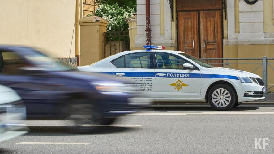 Полицейские из Уфы сдали тома в макулатуру за семь тысяч рублей.