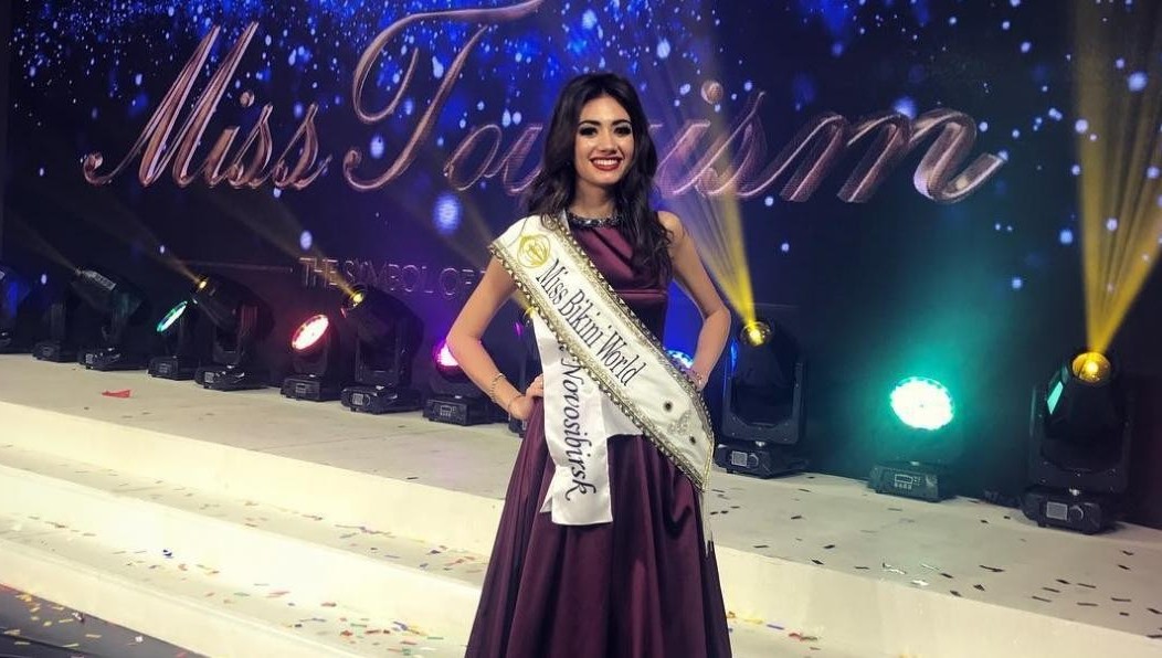 Звание «Мисс бикини мира» завоевала жительница Новосибирска Дарья Хохлова. Она участвовала в конкурсе красоты «Мисс туризм 2018»