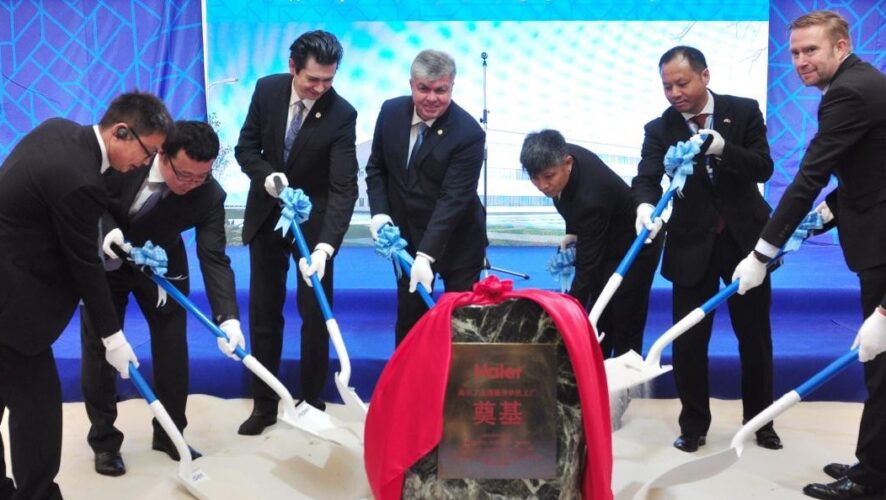 Китайская компания рассчитывает за счет развития в автограде нарастить и мировое влияние в сегменте бытовой техники.