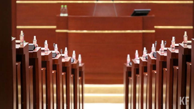 Для российских граждан поездки за границу могут быть сейчас некомфортными и затратными.